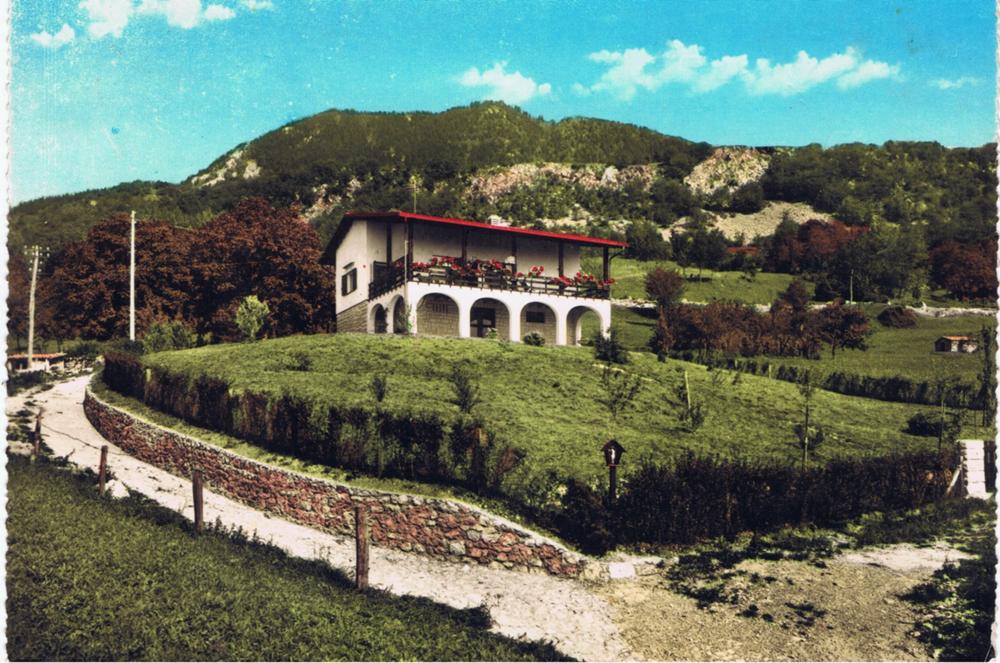 Villa con il monte Pala, anni '70